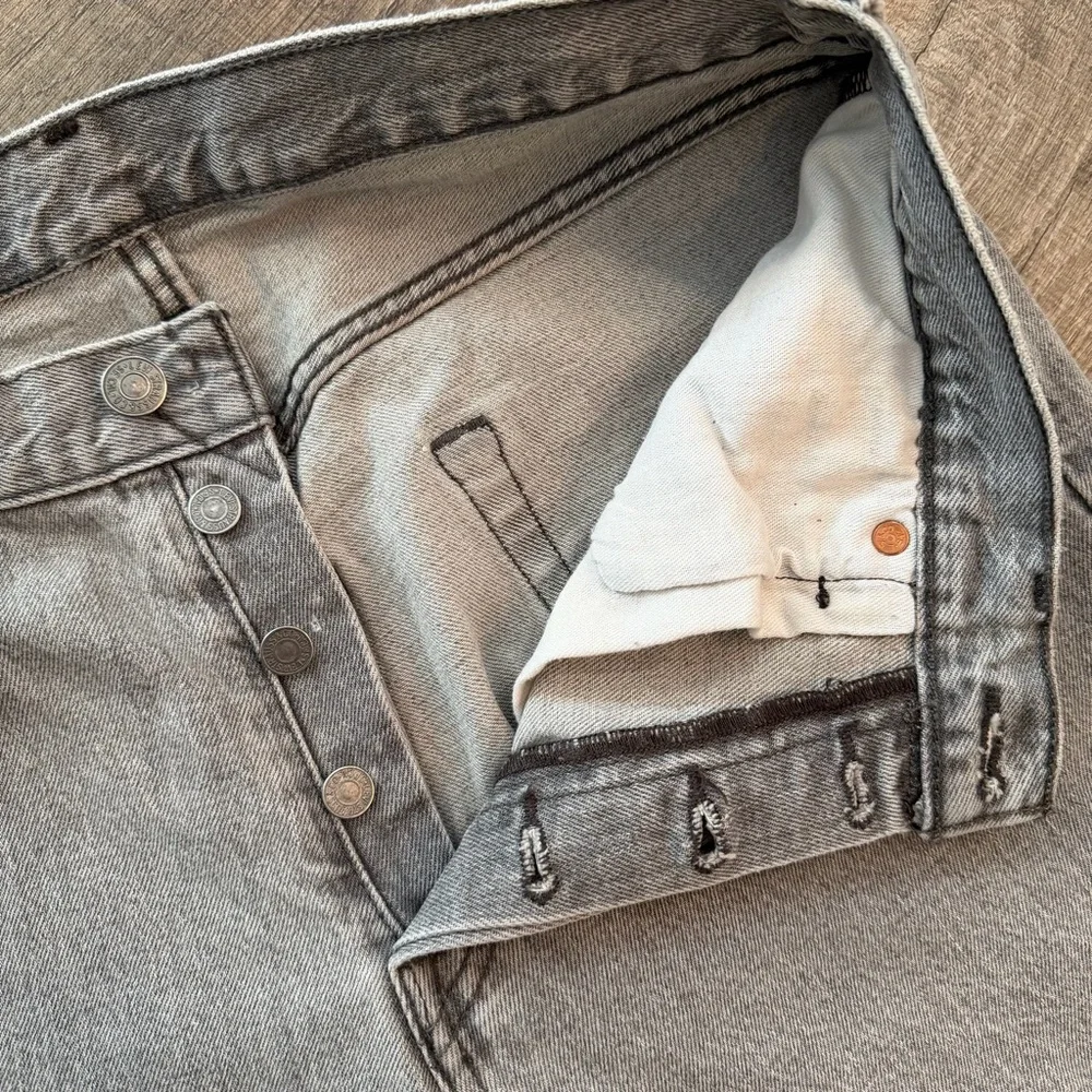 Levis these could